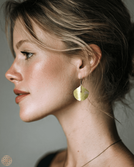 Ginko leaf shaped earrings - Sundara Joon