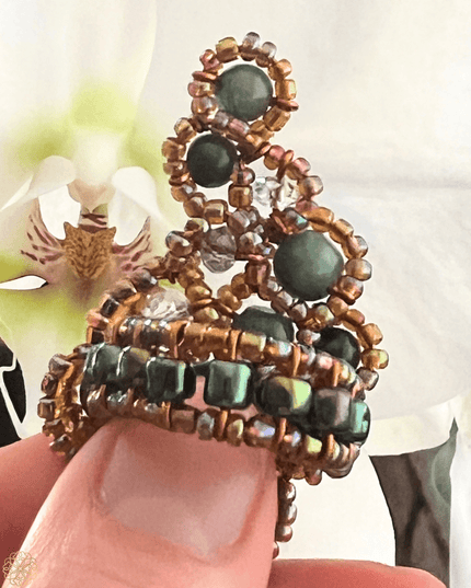 Green bubbles beaded elbaite ring - Sundara Joon