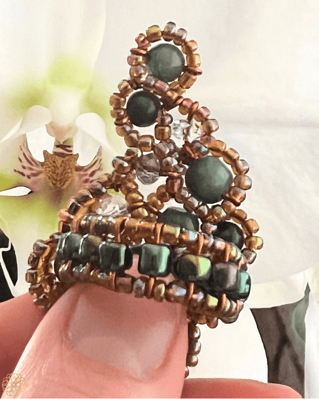 Green bubbles beaded elbaite ring - Sundara Joon