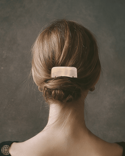 Horn hair comb and pick in a variegated caramel color - Sundara Joon
