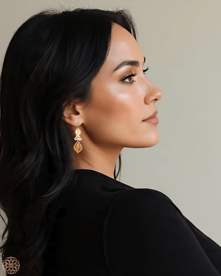 Organic design earrings in fleur de lys - Sundara Joon