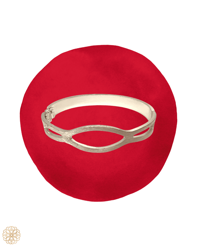 Oval cut - out bracelet with hinge - Sundara Joon