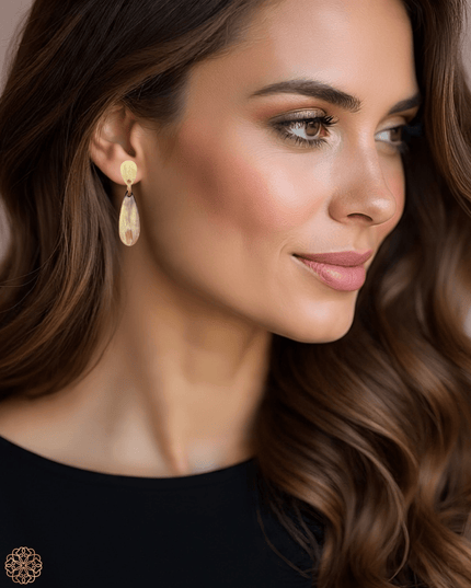 Oval shape drop earring in a rich caramel color - Sundara Joon