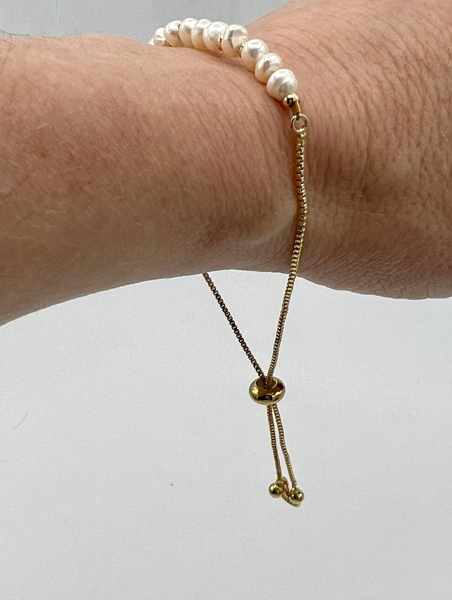 Delicate chainlink bracelet with fresh water pearls - Sundara Joon