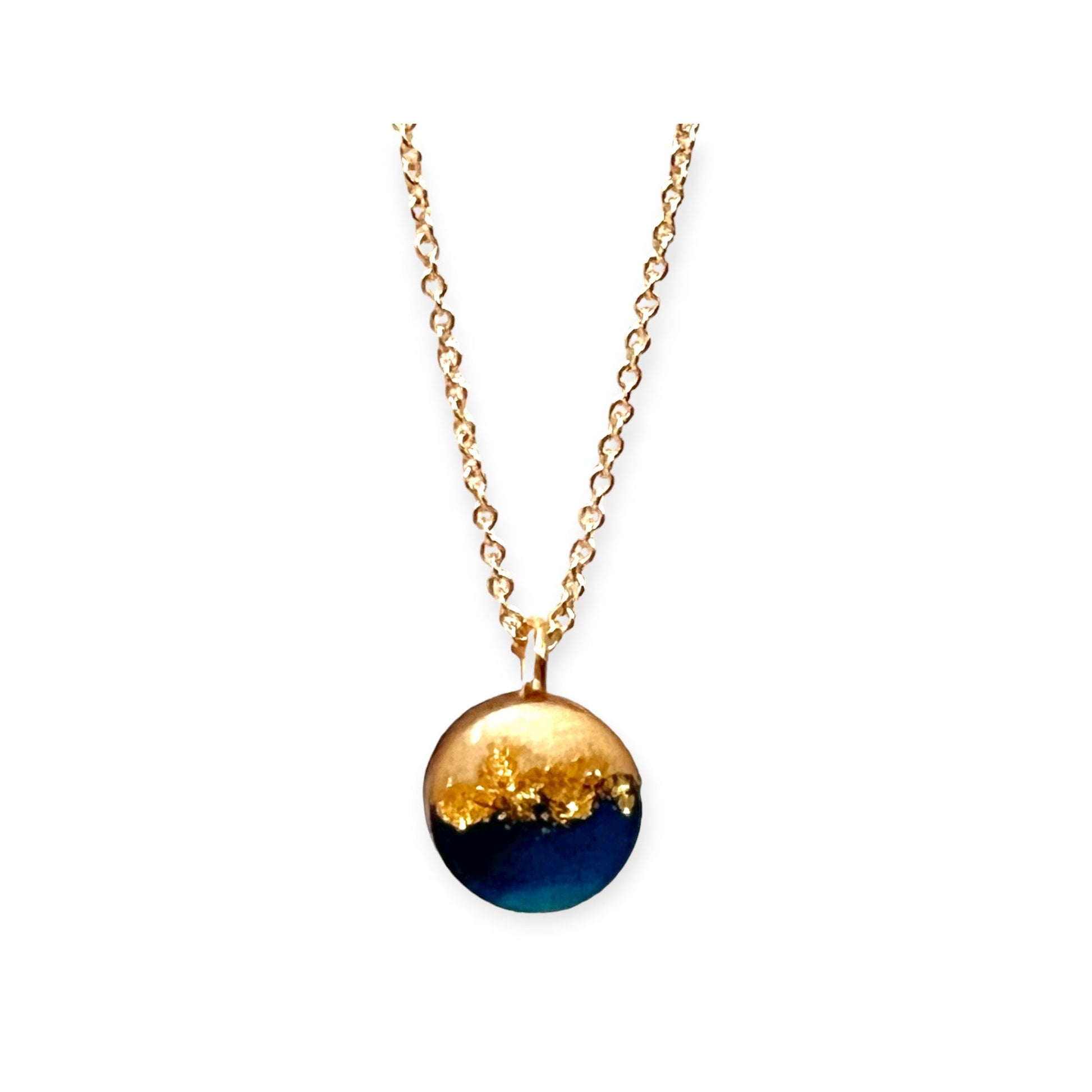Delicate handcrafted circular pendant necklace - Sundara Joon