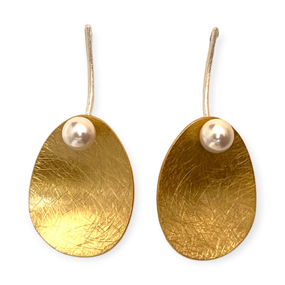 Modern drop disk pearl statement earrings - Sundara Joon