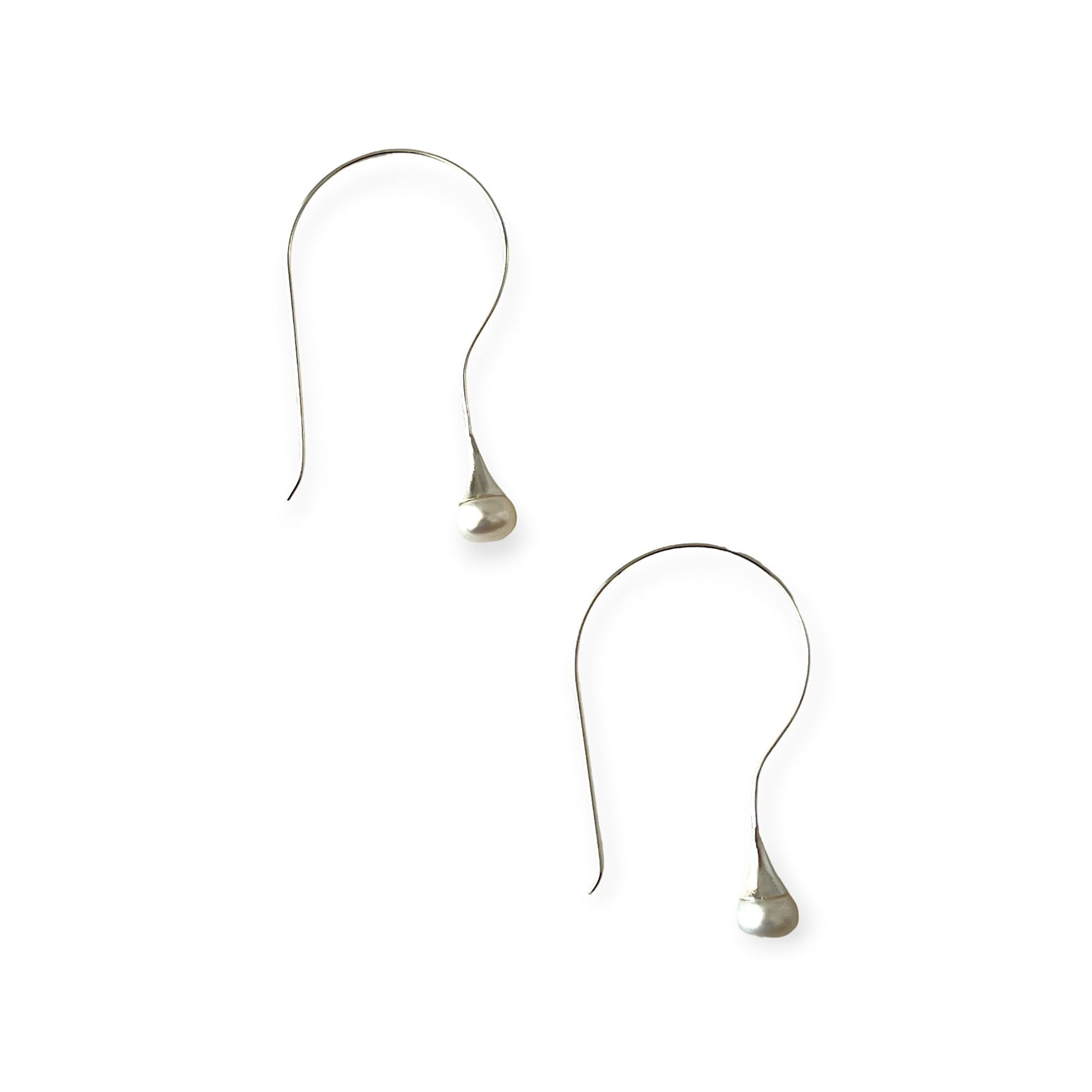 Modern pearl drop earrings in silver - Sundara Joon