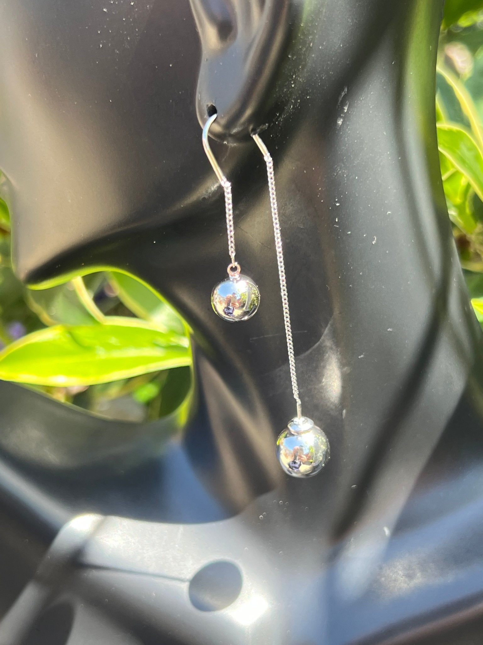 Newton's cradle modern metal drop earrings - Sundara Joon
