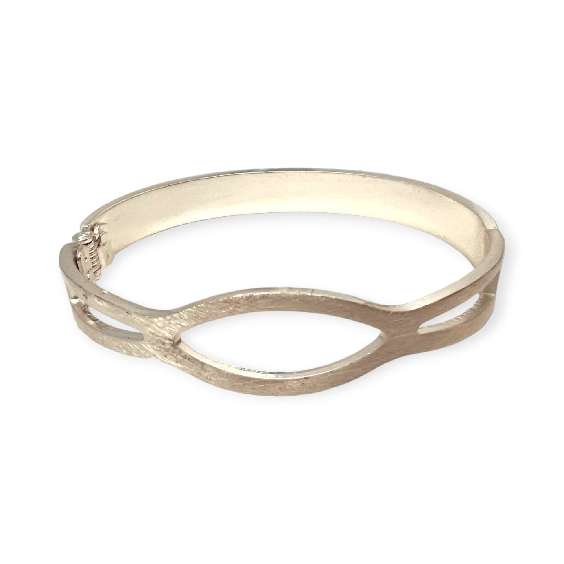 Oval cut-out bracelet with hinge - Sundara Joon