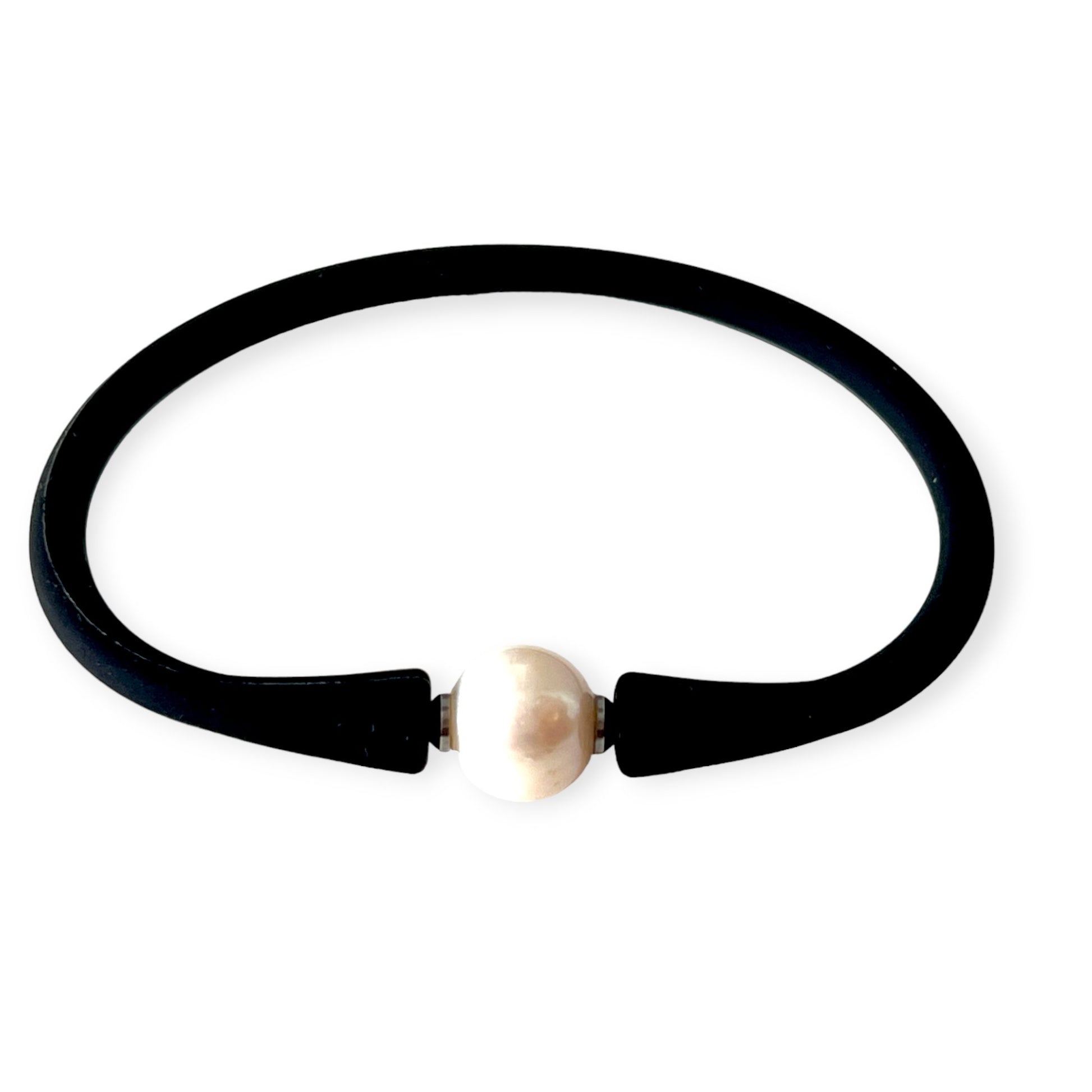 Simple and striking modern pearl bracelet - Sundara Joon
